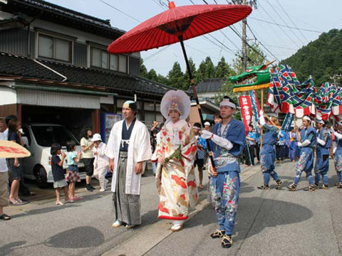 愛本姫社まつり